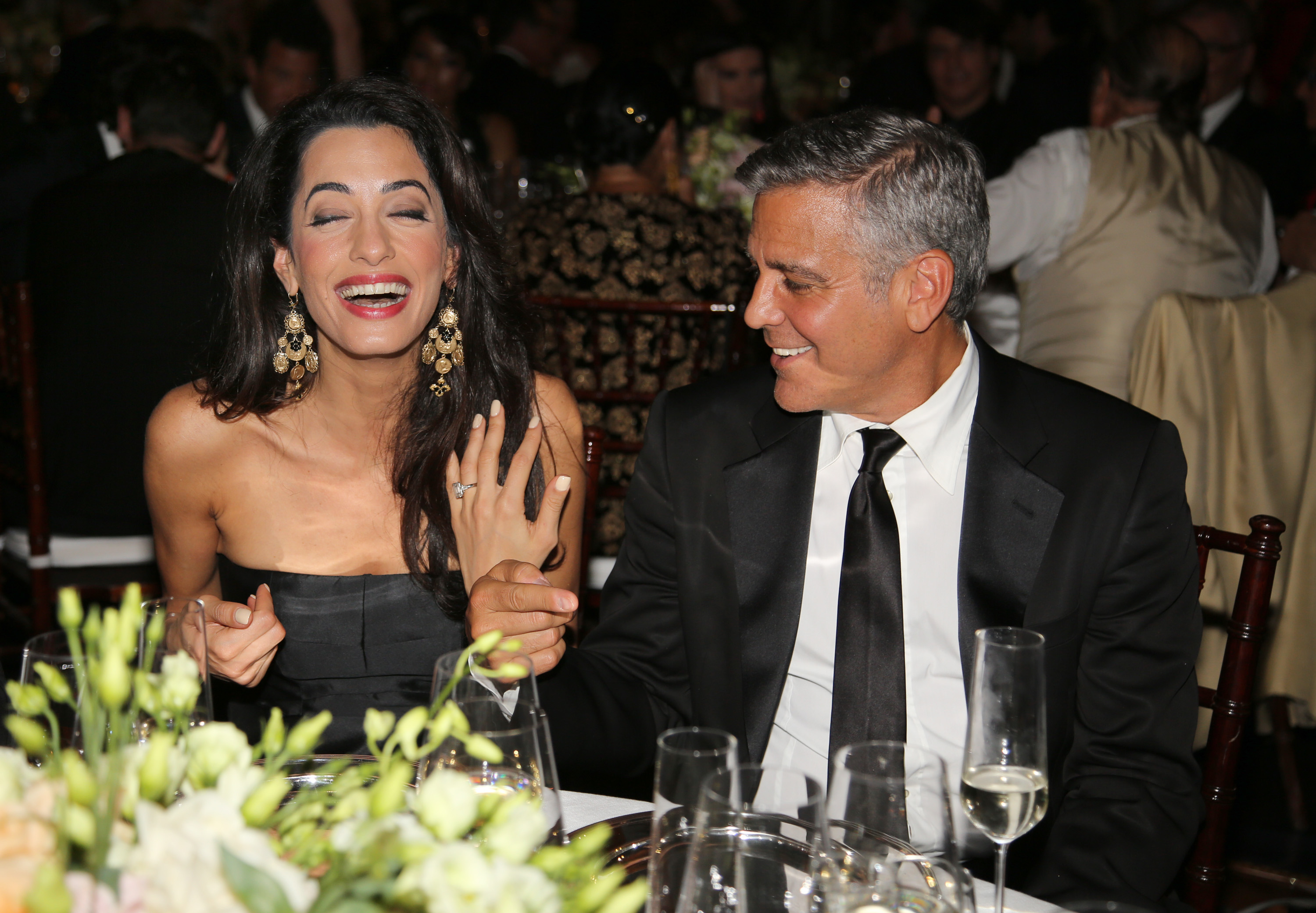 George Clooney y su prometida Amal Alamuddin asisten a la gala Celebrity Fight Night In Italy el 7 de septiembre de 2014 en Florencia, Italia | Foto: Getty Images