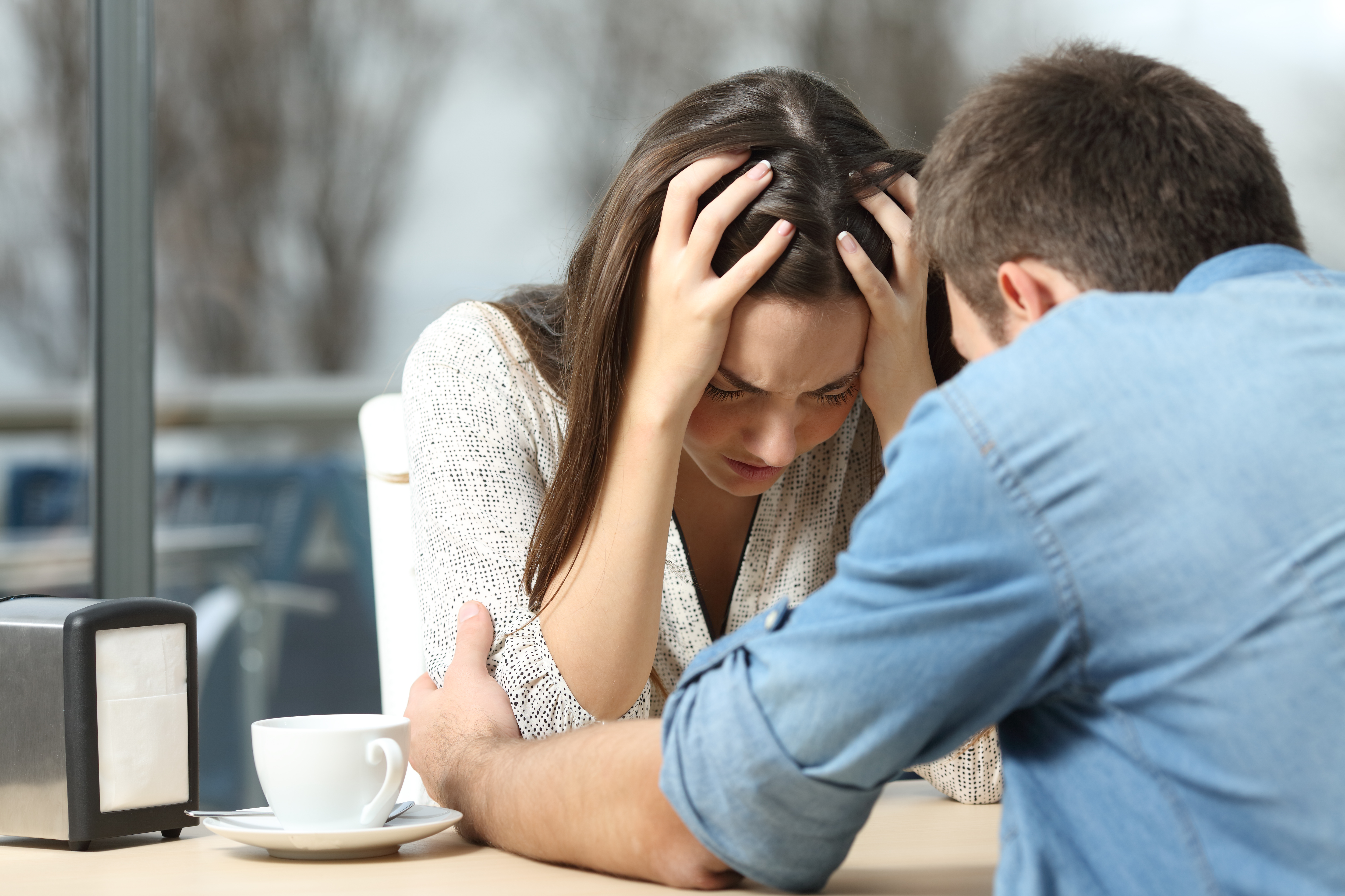 Un hombre y una mujer discutiendo | Foto: Shutterstock