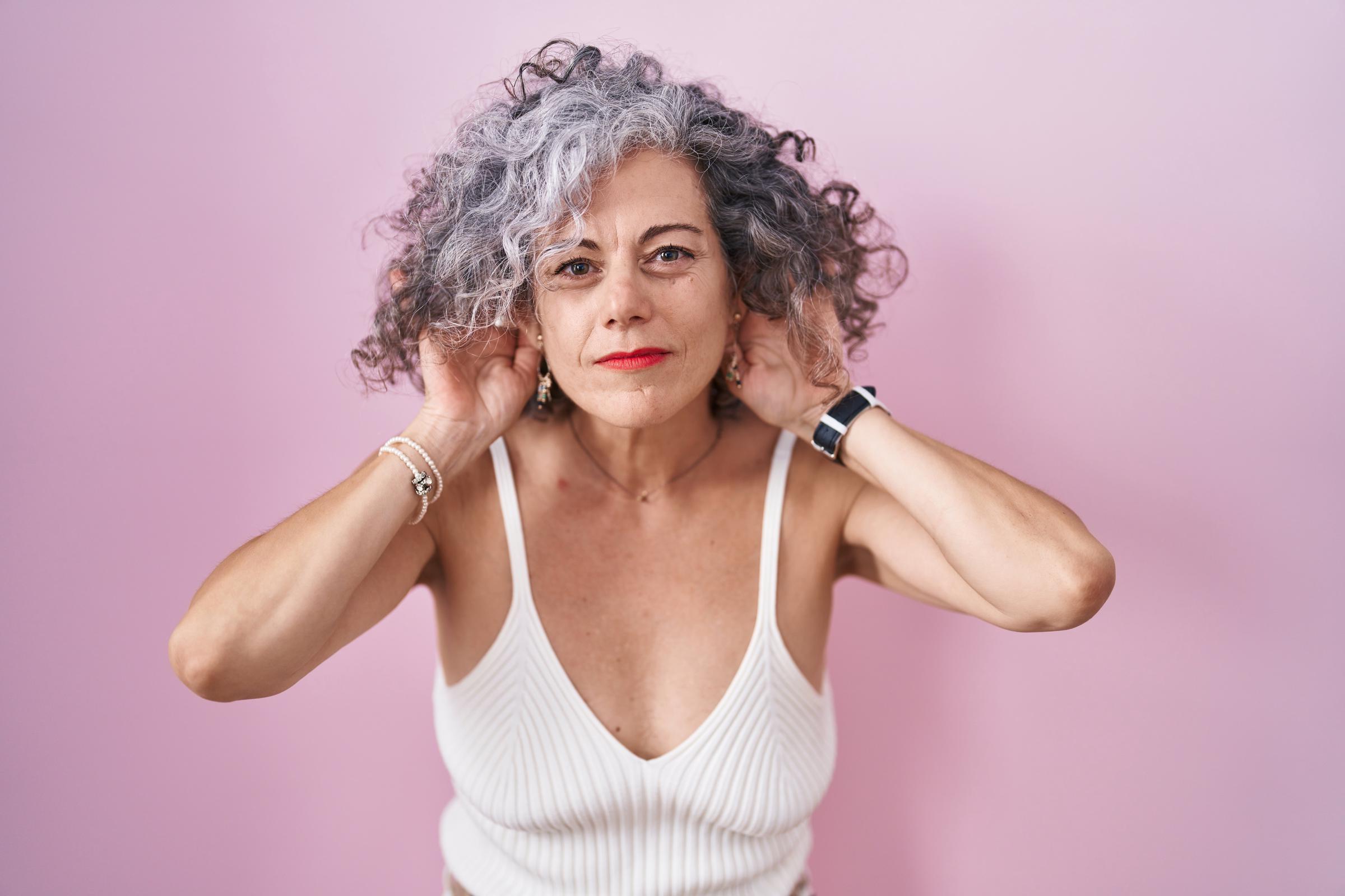Mujer mayor segura de sí misma | Fuente: Pexels
