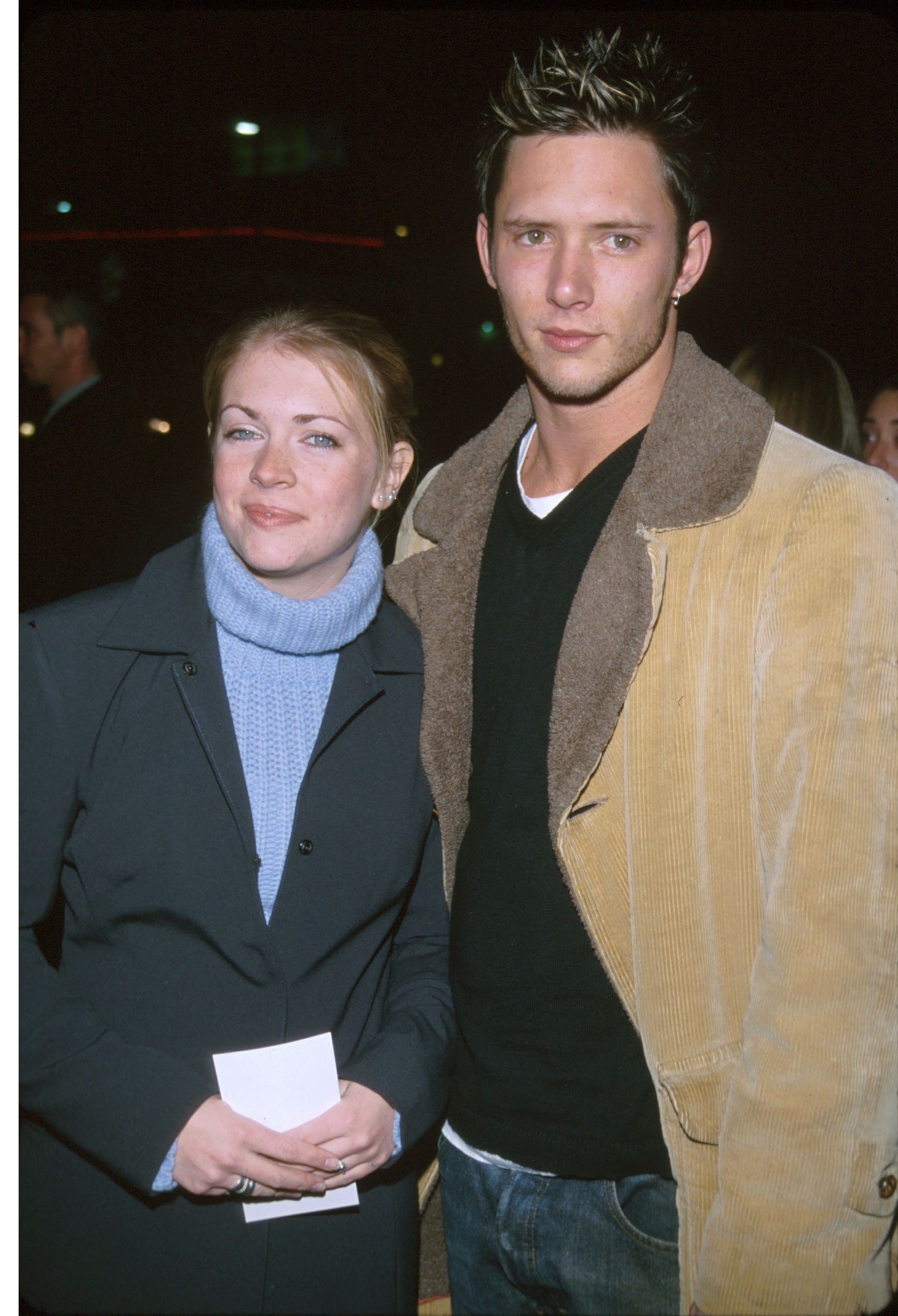 La estrella infantil y una invitada durante el estreno de "Girl Interrupted" en Hollywood, California, el 8 de diciembre de 1999 | Fuente: Getty Images