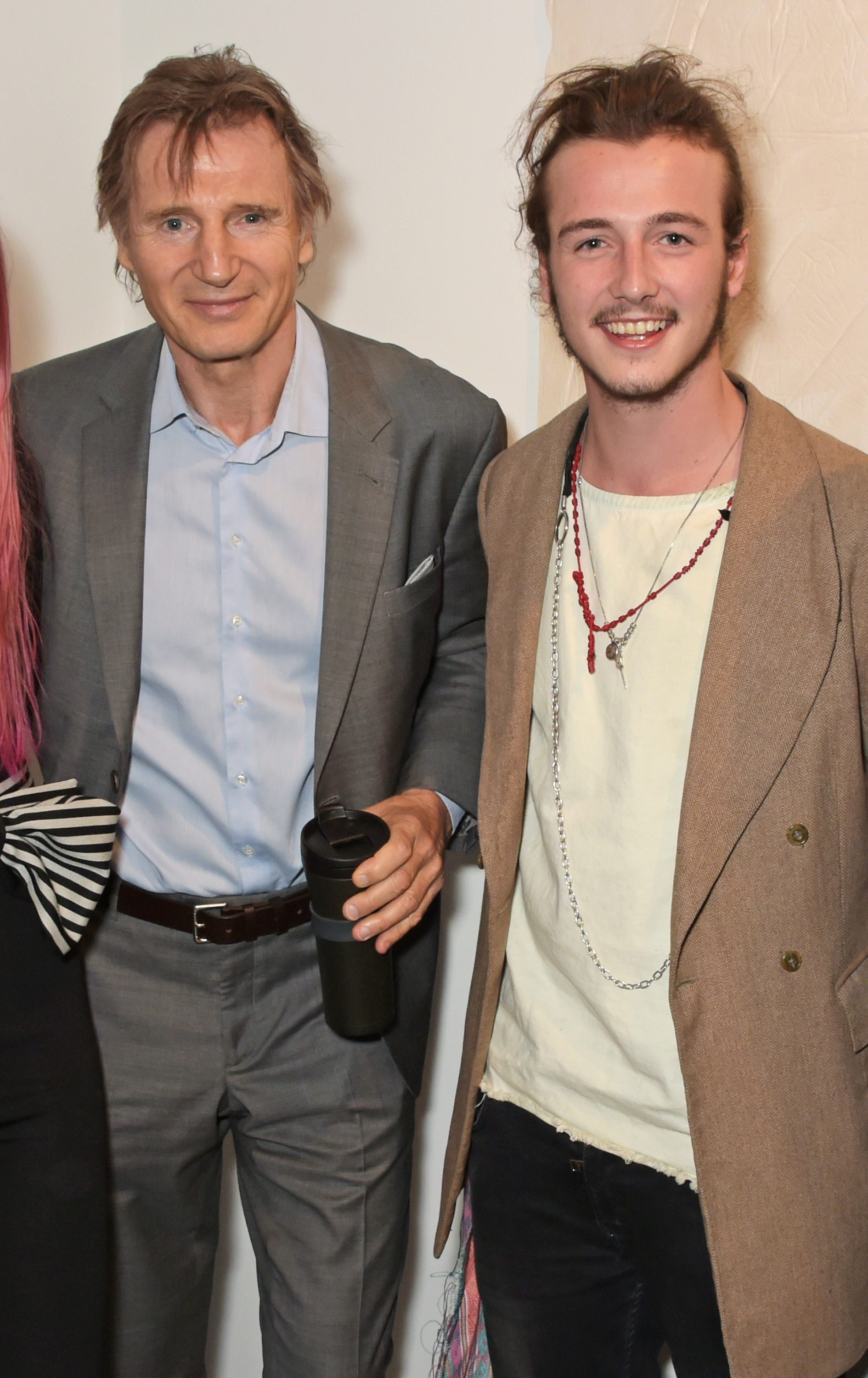Liam Neeson y su hijo Micheál en Londres en 2015 | Foto: Getty Images