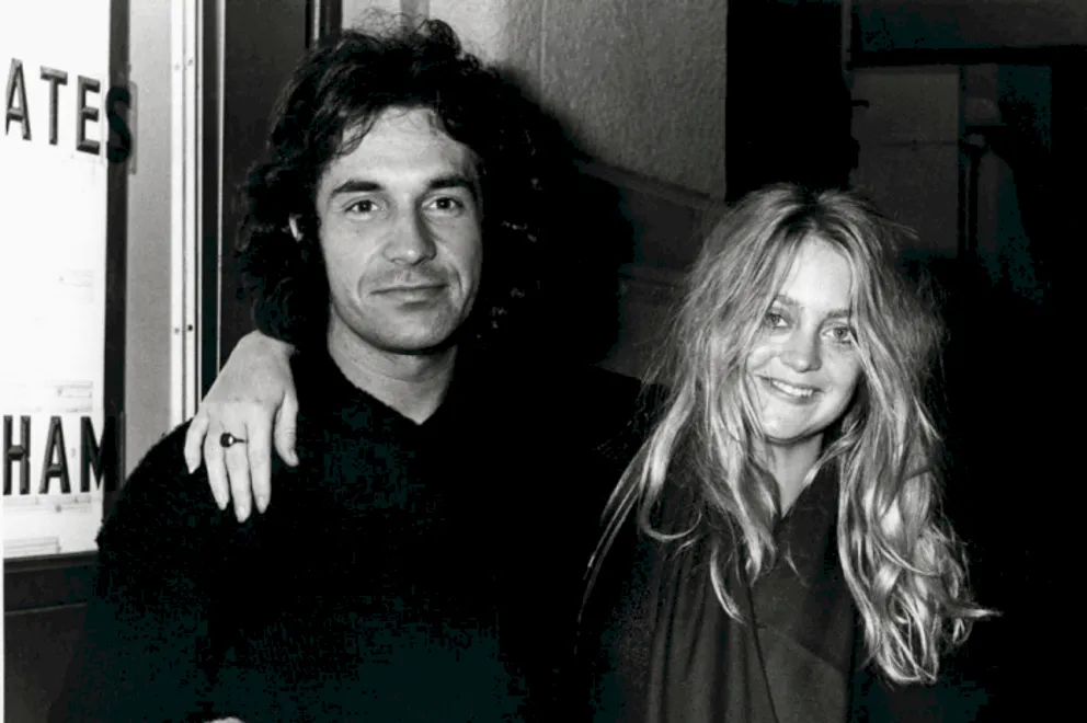 Bill Hudson y Goldie Hawn en noviembre de 1976. | Foto: Getty Images