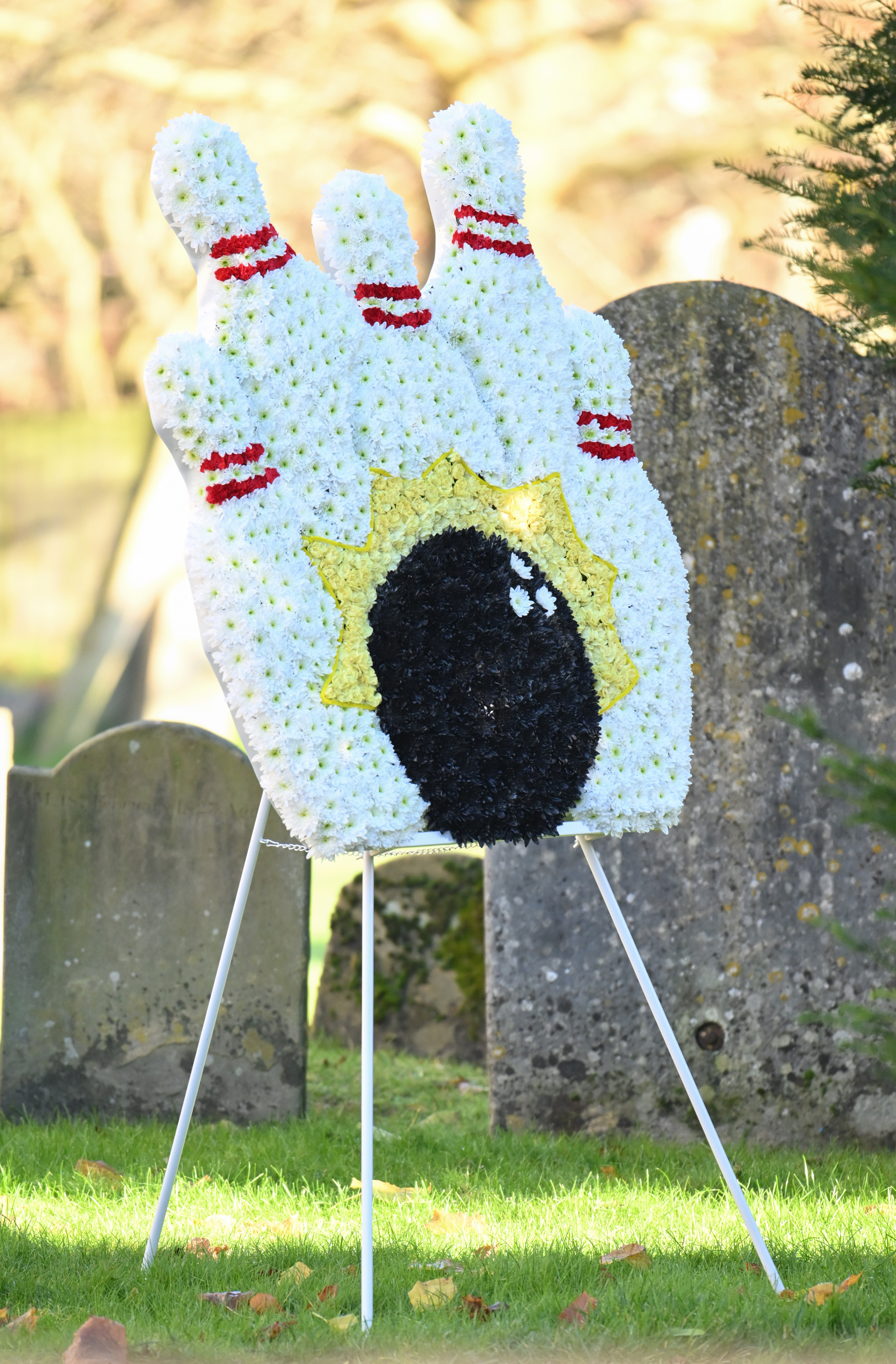 Ofrenda floral en el funeral de Liam Payne el 20 de noviembre de 2024, en Amersham, Inglaterra | Fuente: Getty Images