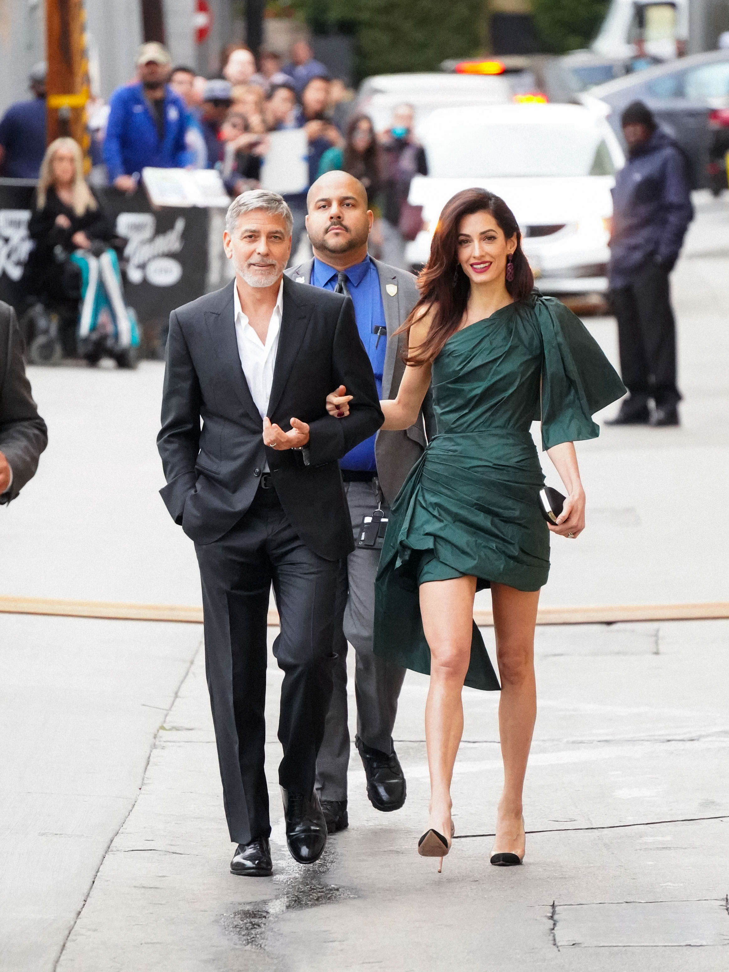 George y Amal Clooney fotografiados llegando a "Jimmy Kimmel Live" el 7 de mayo de 2019 en Los Ángeles, California | Foto: Getty Images