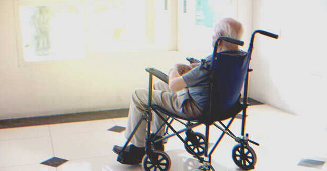 Un hombre en silla de ruedas | Foto: Shutterstock