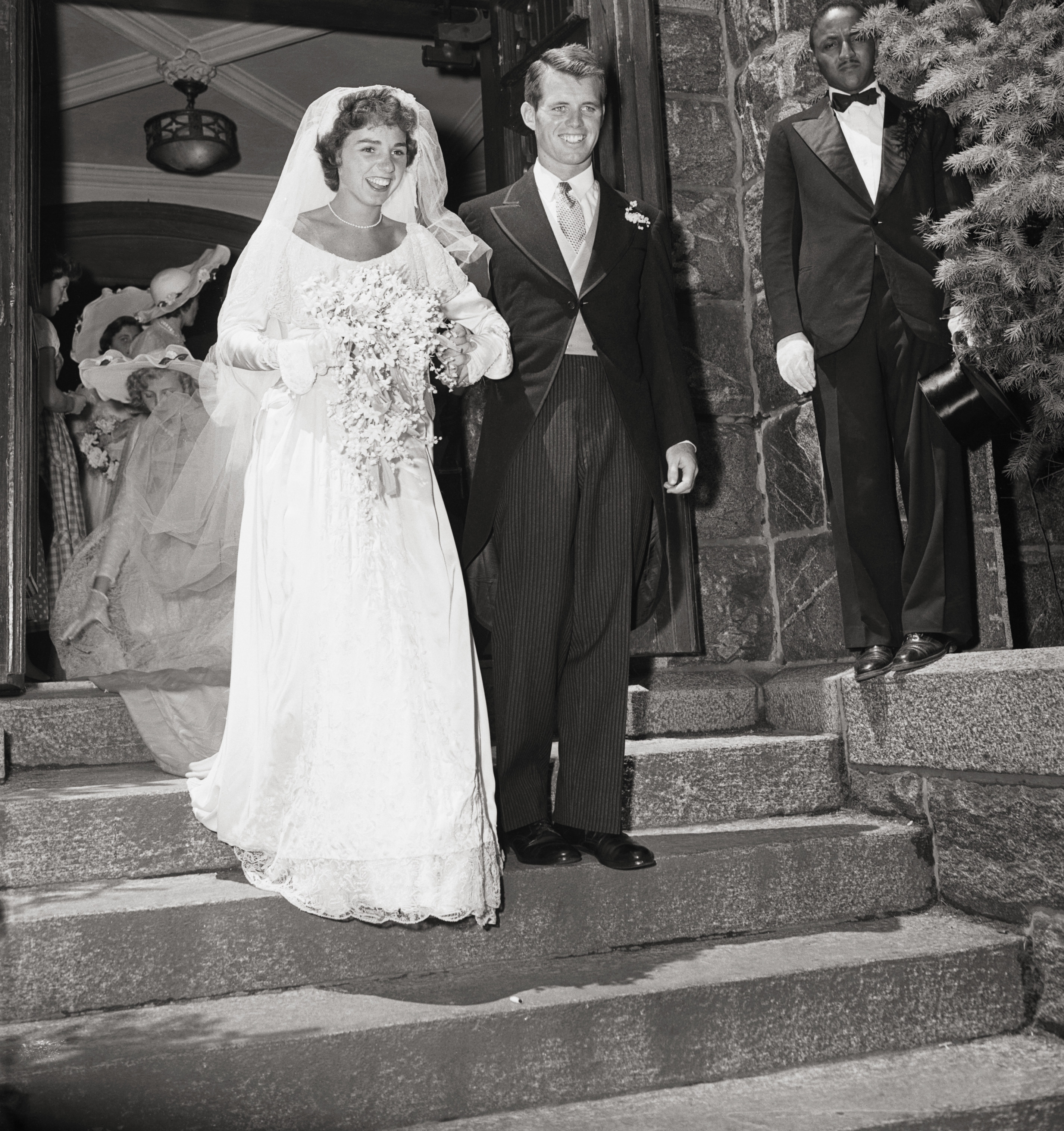 El día de la boda de Robert y Ethel Kennedy en la finca Skakel de Greenwich, Connecticut, el 17 de junio de 1950 | Fuente: Getty Images