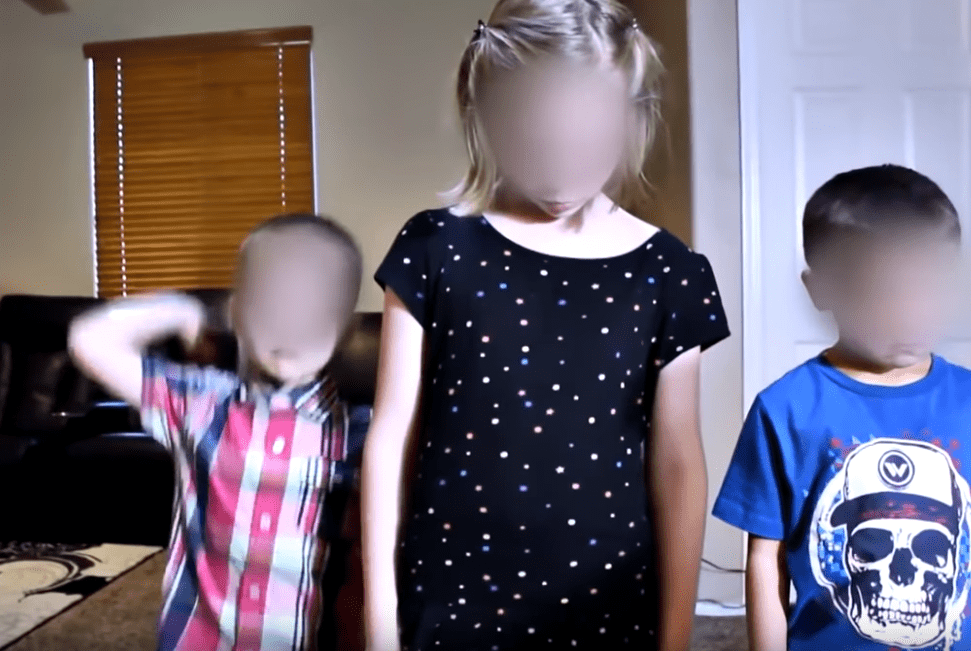 Tres de los niños abusados. | Imagen: YouTube/Inside Edition