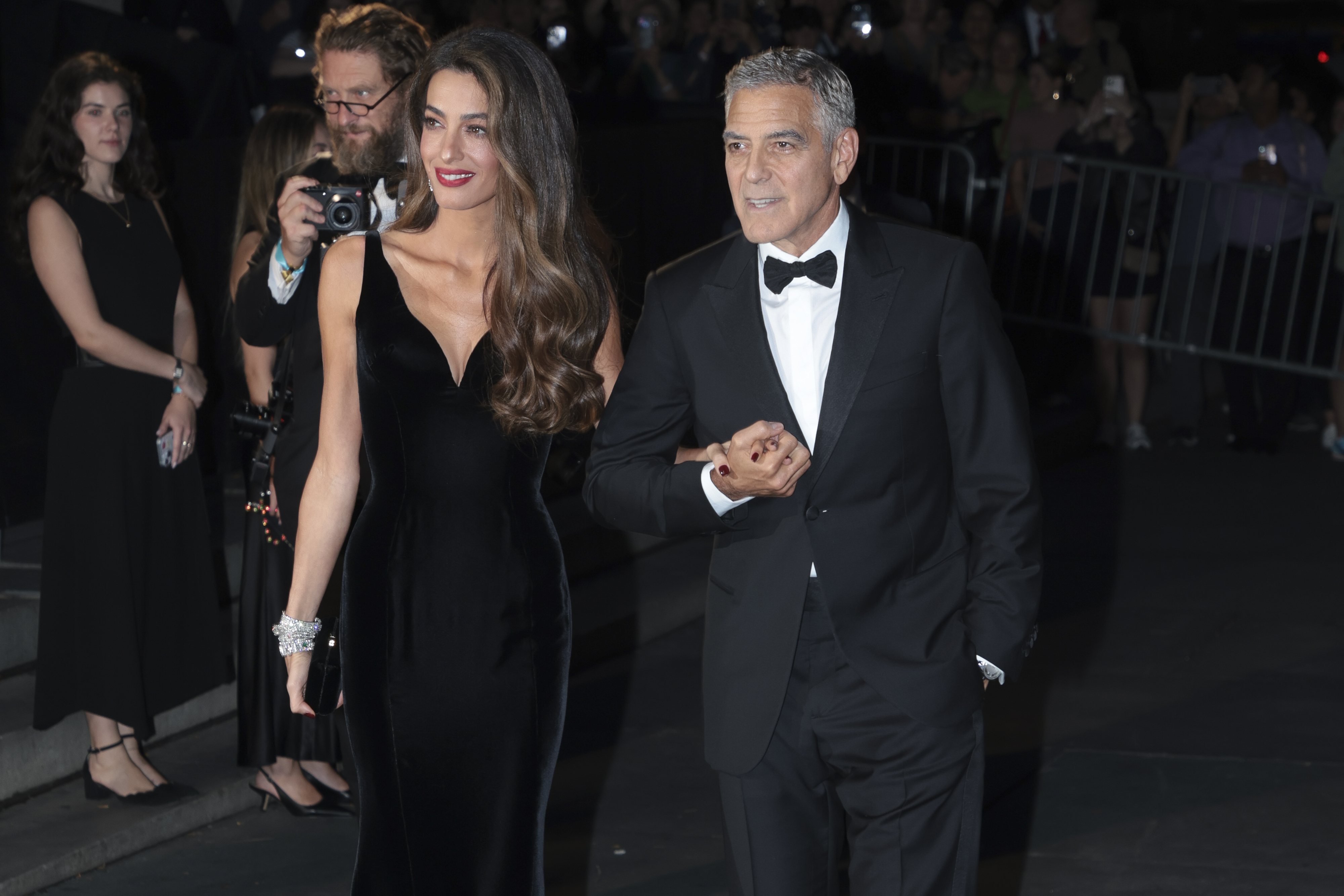 Amal y George Clooney en The Albies en Nueva York, el 26 de septiembre de 2024 | Fuente: Getty Images