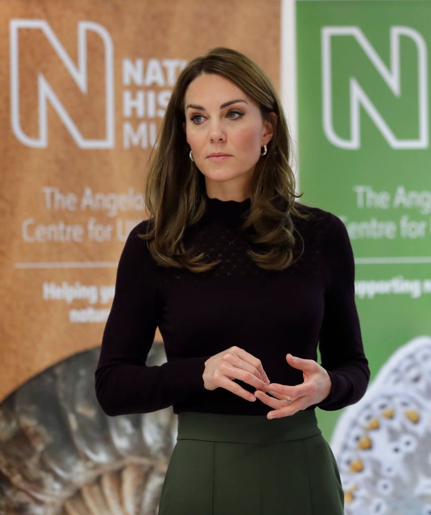 Kate Middleton durante una visita al Centro Angela Marmont para la Biodiversidad del Reino Unido en el Museo de Historia Natural. | Foto: Getty Images