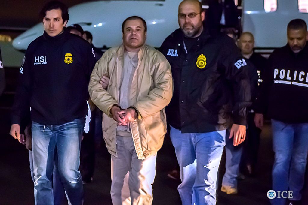El Chapo camino a comparecer en la corte federal de Brooklyn, en 2017 | Imagen: Getty Images