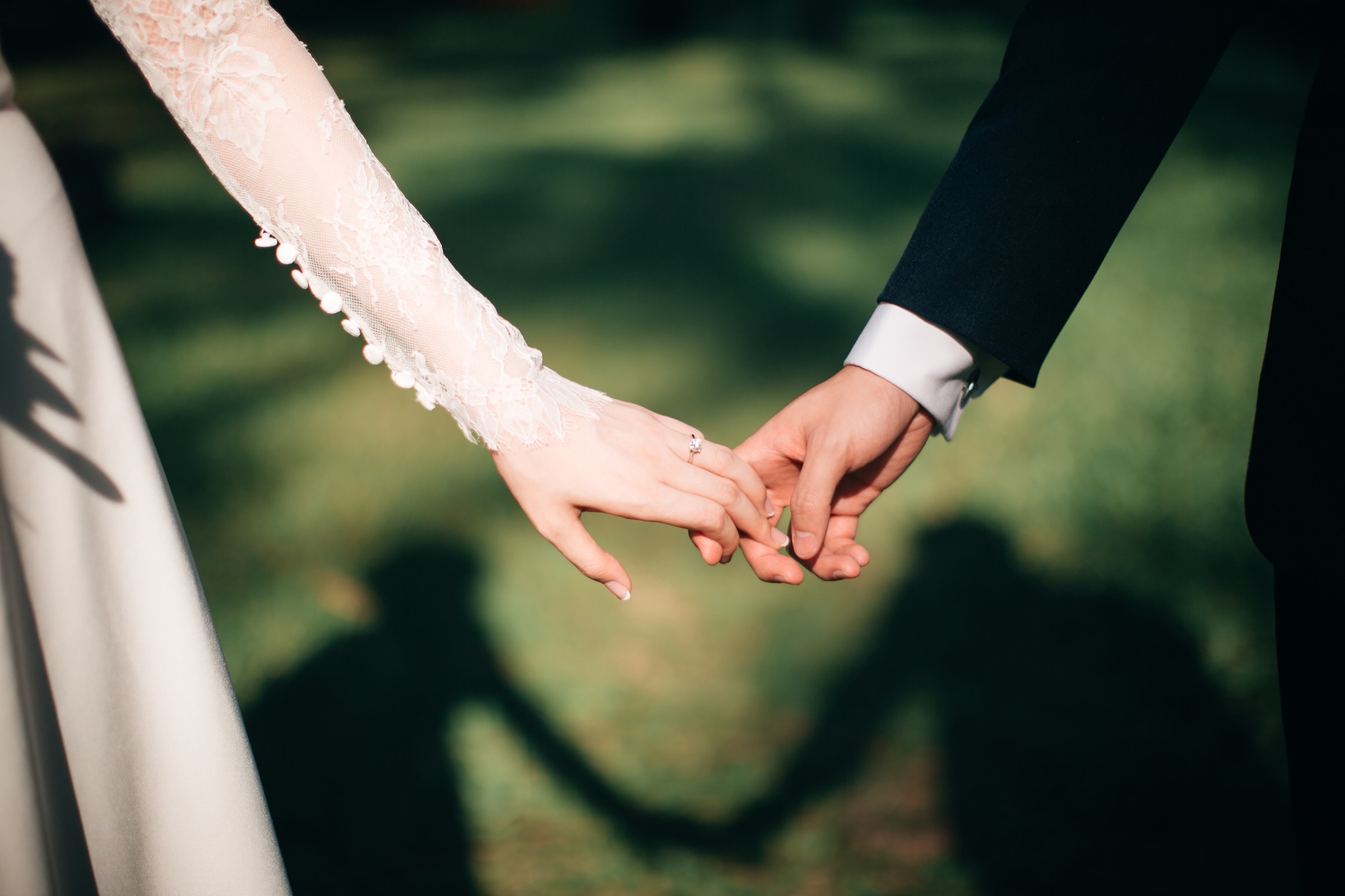 Matrimonio de la mano | Foto: Unsplash