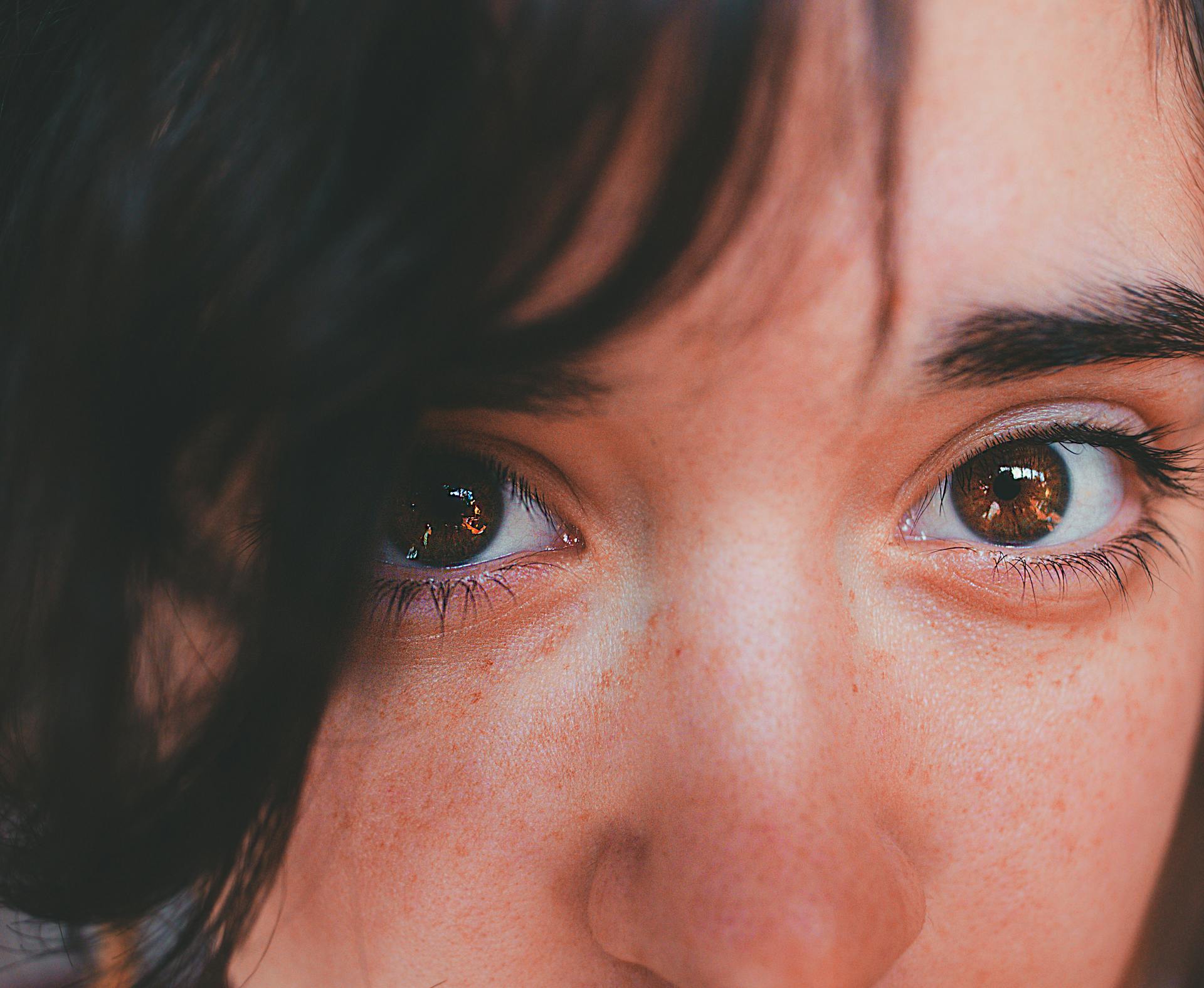 Una mujer aturdida | Fuente: Pexels