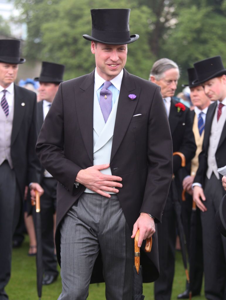 El príncipe william, duque de cambridge asiste a una fiesta en el jardín del palacio de buckingham en londres, inglaterra. | Foto: Getty Images