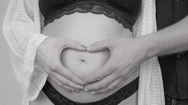 Barriga de mujer embarazada. | Foto: Pixabay