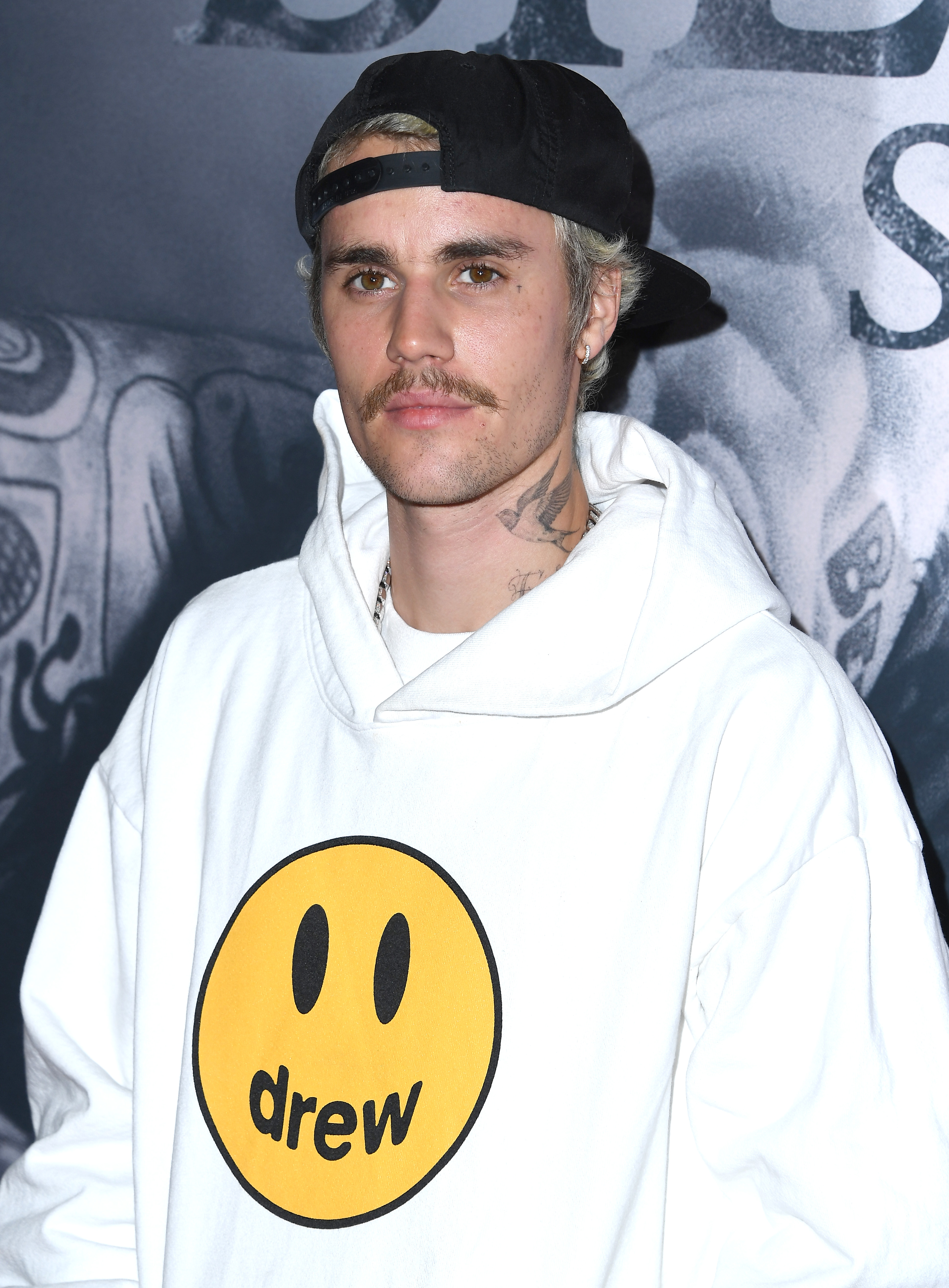 Justin Bieber llega al estreno de "Justin Bieber: Seasons" en Los Ángeles, California, el 27 de enero de 2020. | Fuente: Getty Images