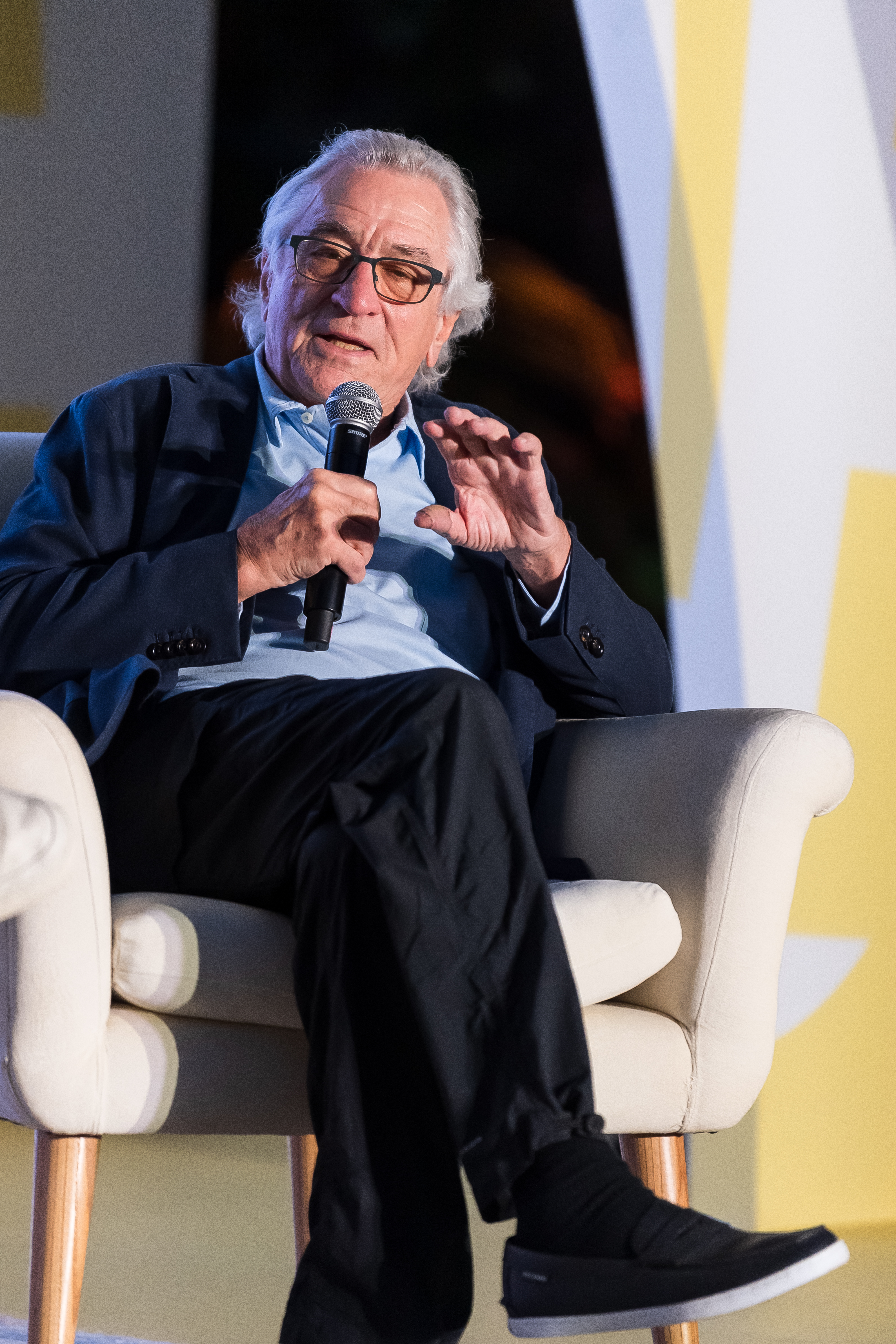 Robert De Niro hablando en el Festival de Tribeca en Miami Beach, Florida, el 9 de diciembre de 2023 | Fuente: Getty Images