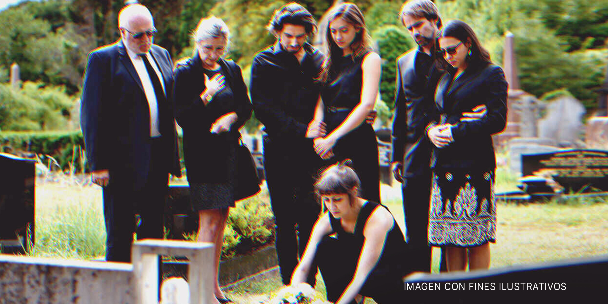 Gente en un funeral. | Foto: Shutterstock