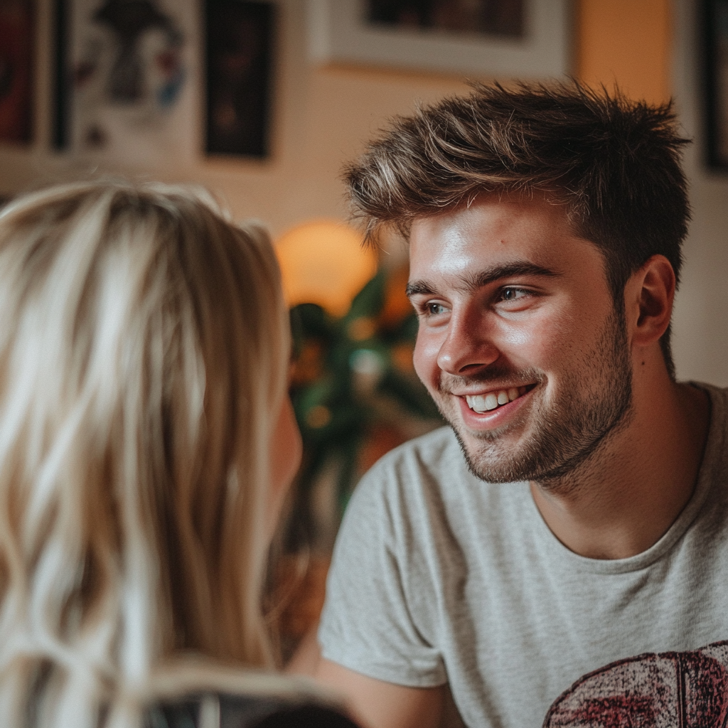 Un hombre sonriente hablando con su esposa | Fuente: Midjourney