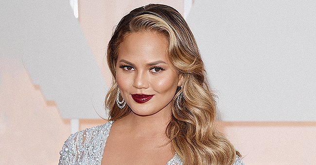 Chrissy Teigen en la 87ª edición de los Premios de la Academia, 2015, Hollywood, California | Foto: Getty Images