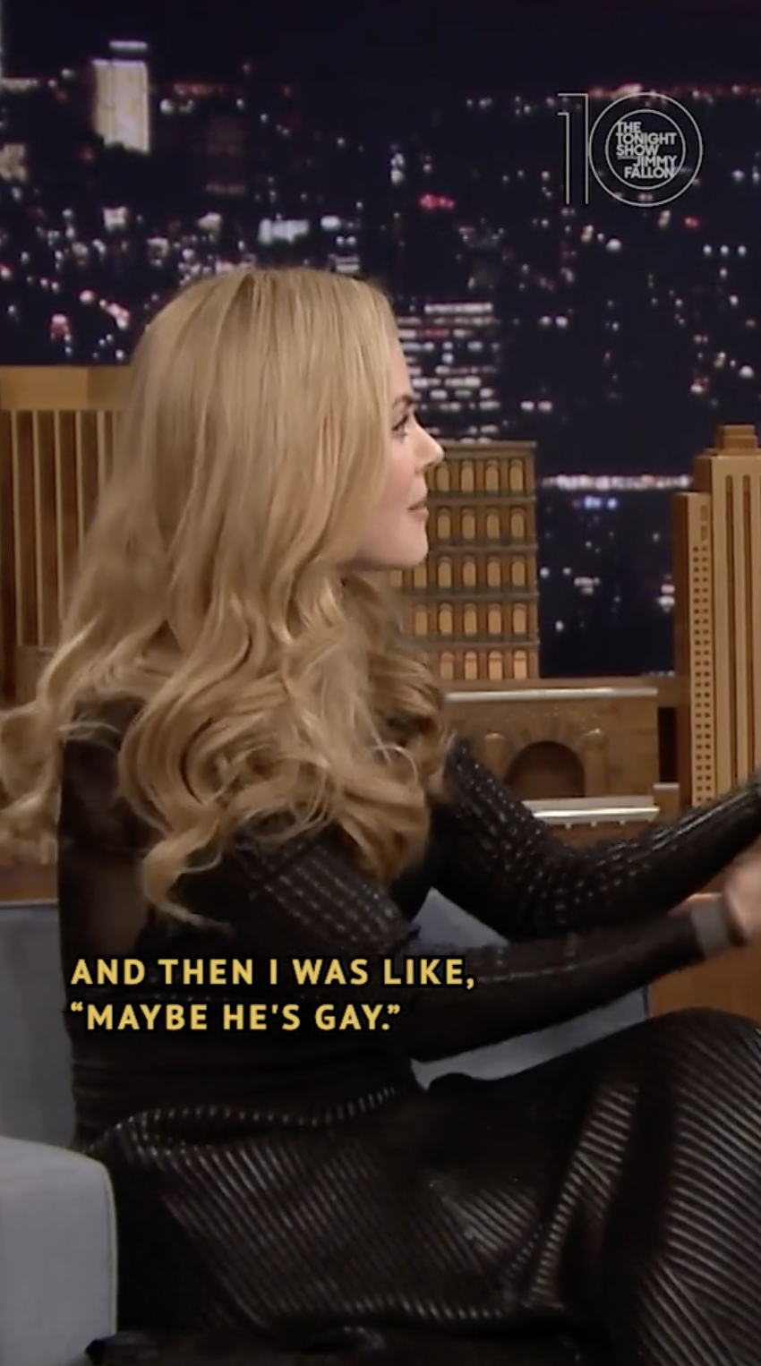 Nicole Kidman habla de su inolvidable cita con un presentador de TV, en un vídeo de TikTok, fechado en abril de 2022 | Fuente: Tiktok/@fallontonight