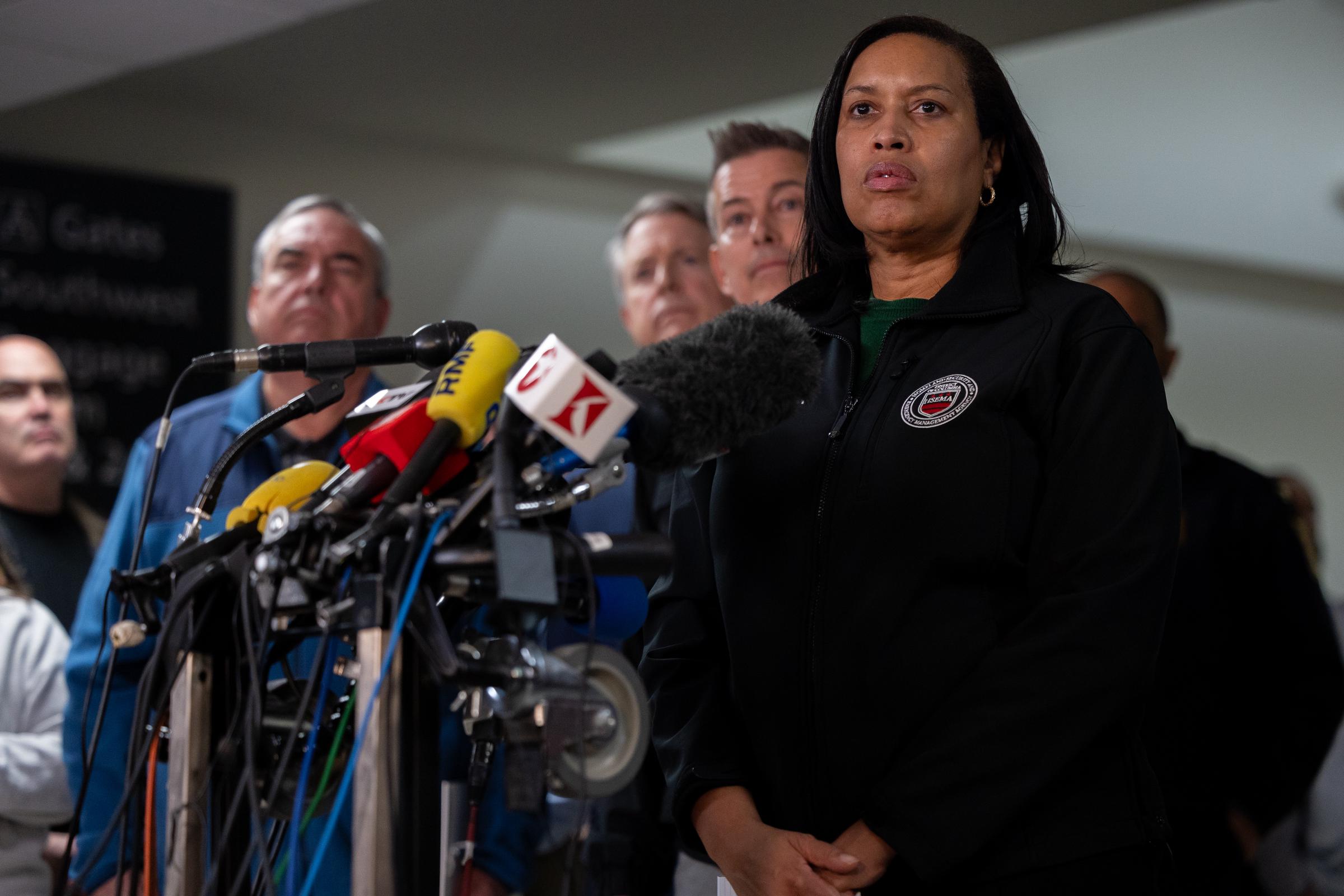 Muriel Bowser habla en una rueda de prensa el 30 de enero de 2025, en Washington, D.C. | Fuente: Getty Images