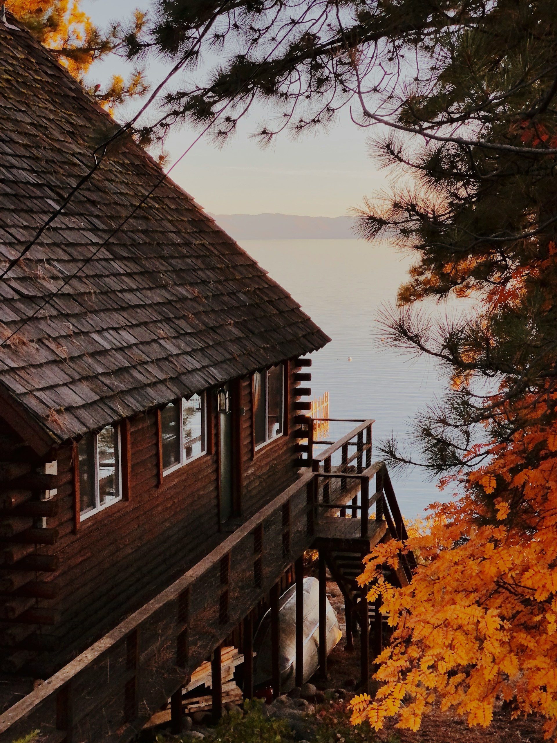 Una casa sul lago | Fonte: Unsplash