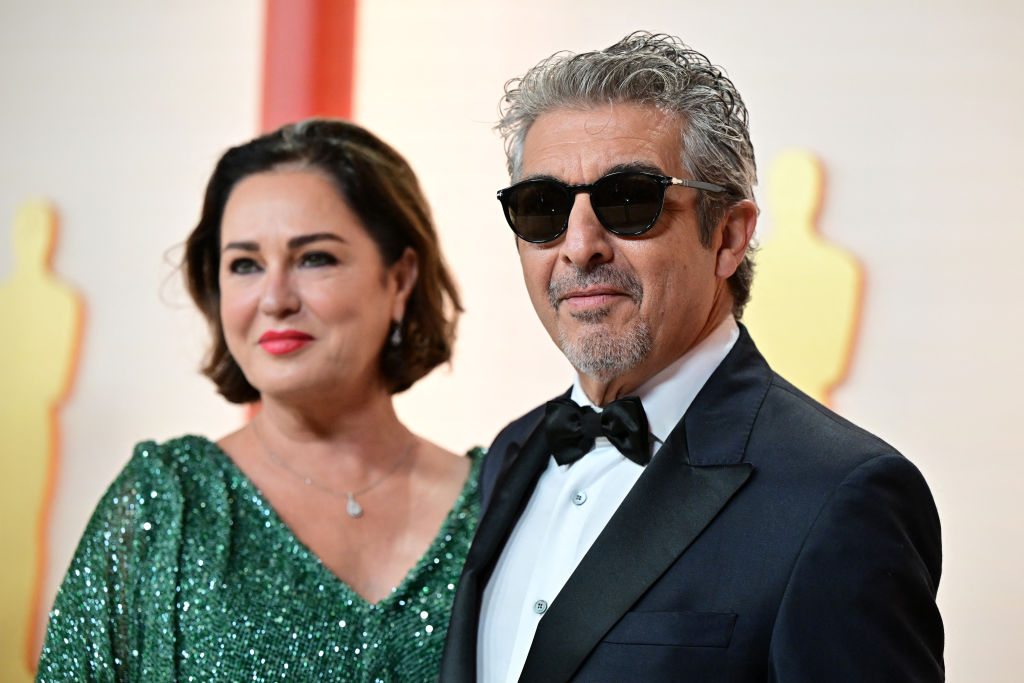 Ricardo Darín y su esposa Florencia Bas asisten a la 95ª edición de los premios Óscar en el Dolby Theatre de Hollywood, California, el 12 de marzo de 2023. | Fuente: Getty Images