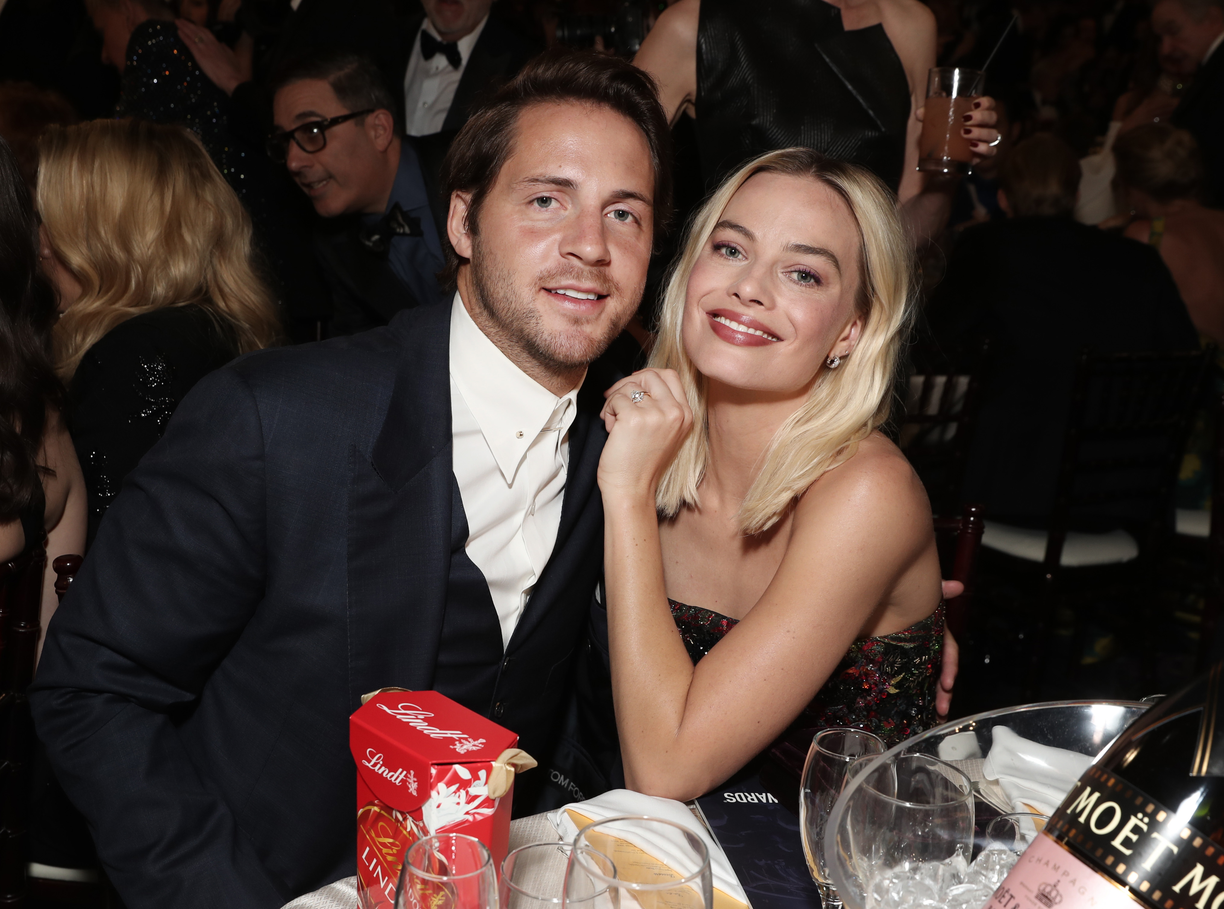 Tom Ackerley y Margot Robbie en la 77ª edición de los Globos de Oro, celebrada en el Hotel Beverly Hilton, el 5 de enero de 2020 | Fuente: Getty Images