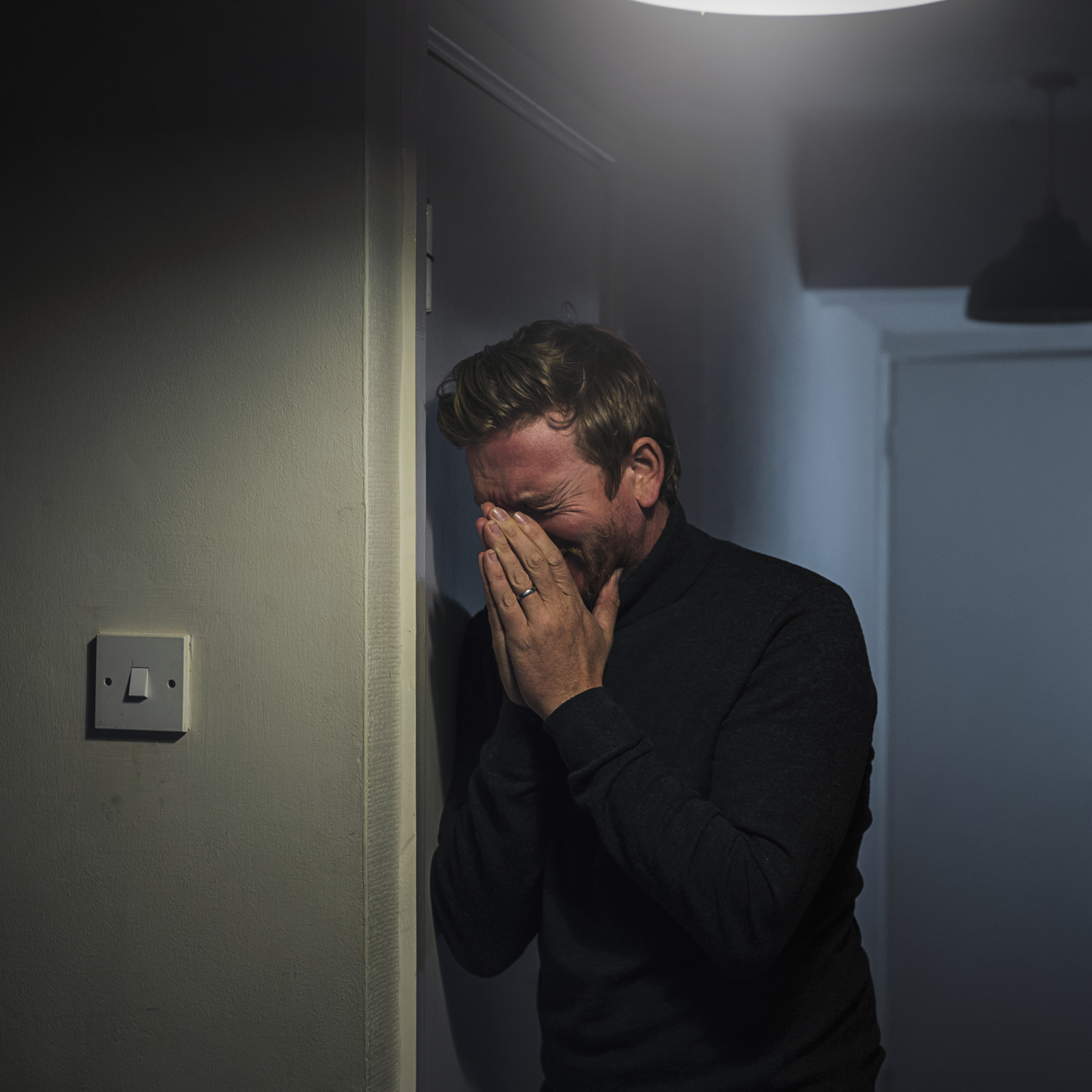 Hombre llorando | Foto: Getty Images
